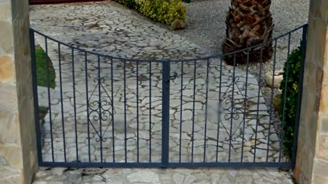 Puerta de hierro para exterior con doble hoja