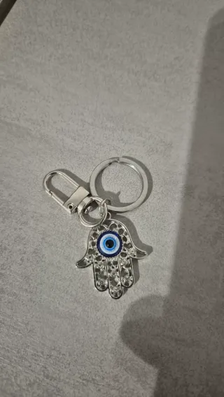 Lote de bisutería: collares, pulsera y anillos