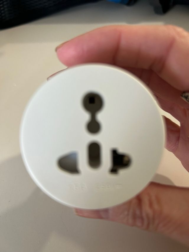 Adaptador de Enchufe Internacional Todo en Uno