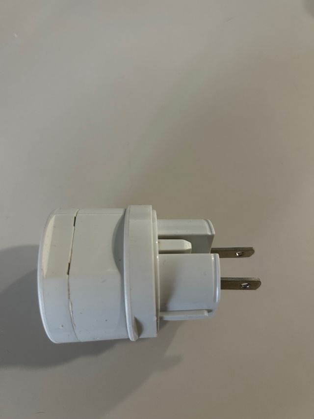 Adaptador de Enchufe Internacional Todo en Uno