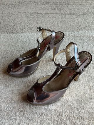 Sandalias Mustang Plataforma T-Strap