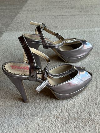 Sandalias Mustang Plataforma T-Strap