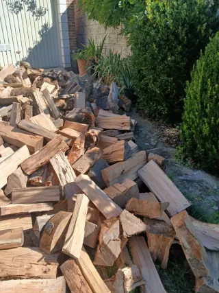 Leña para chimenea o barbacoa