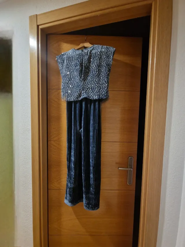 Mono niña fiesta lentejuelas y terciopelo.