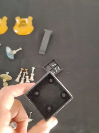 Tiradores y Soportes Varios