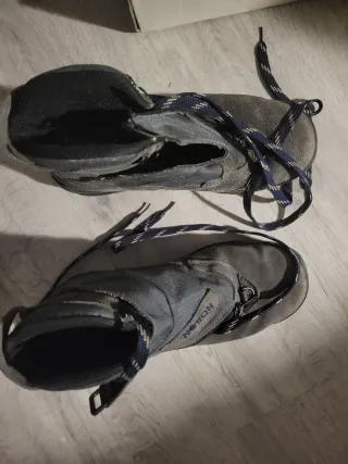 Botas Notton grises y azules, apenas sin usar