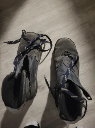 Botas Notton grises y azules, apenas sin usar