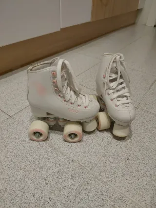 Patines de 4 ruedas blancos