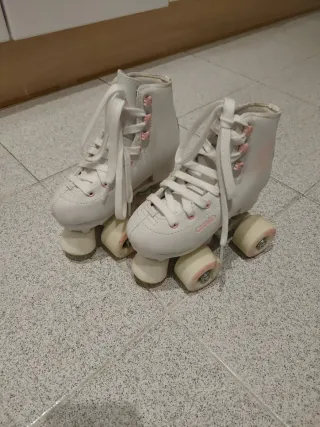 Patines de 4 ruedas blancos