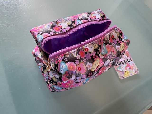 estuche neceser Sanrio kitty pompom pudín japonés