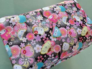 estuche neceser Sanrio kitty pompom pudín japonés