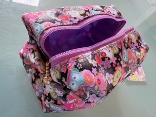 estuche neceser Sanrio kitty pompom pudín japonés
