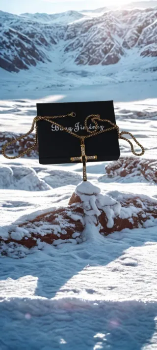 Collar Cruz Oro Acero Inoxidable Caja