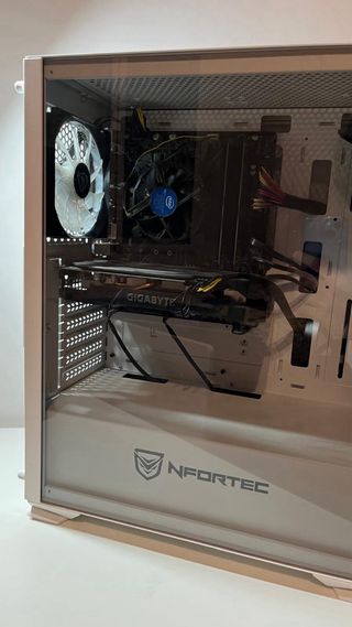 PC Gaming Blanco con luces led