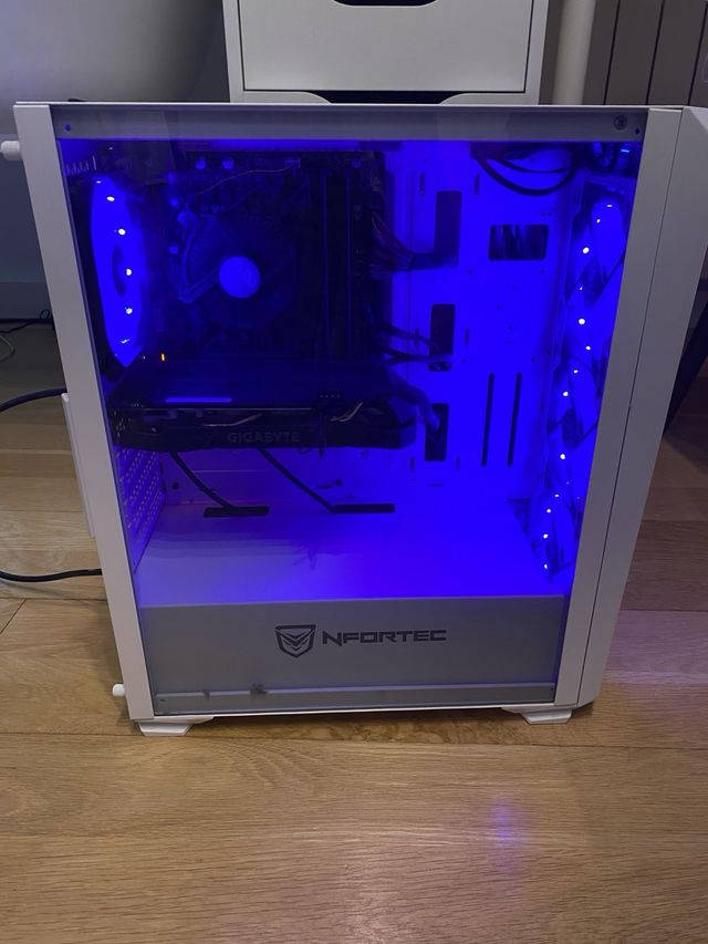 PC Gaming Blanco con luces led
