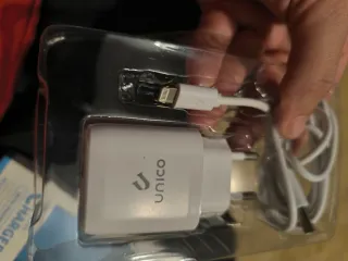 Kit da viaggio unico con caricatore per iPhone e cavo