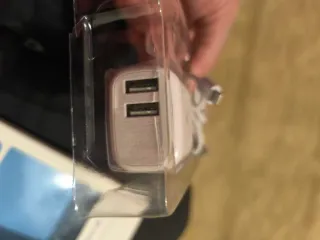 Kit da viaggio unico con caricatore per iPhone e cavo