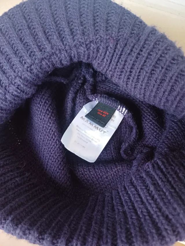 Gorra lana Mammut morada