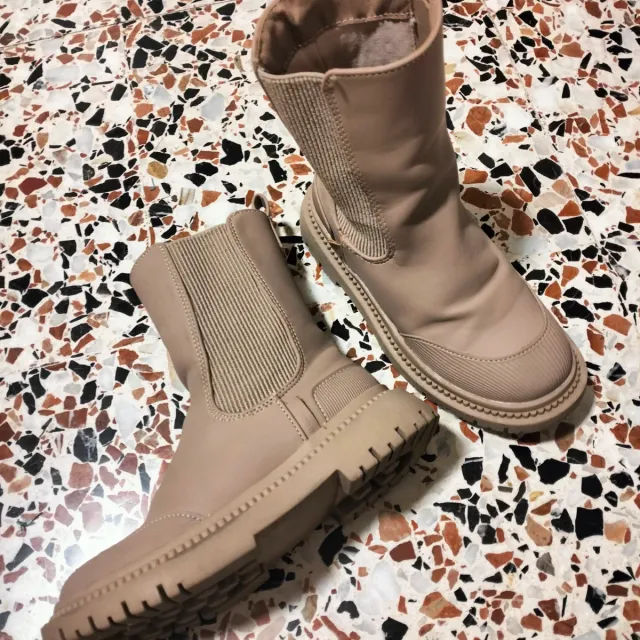 Stivaletti beige e neri per bambina