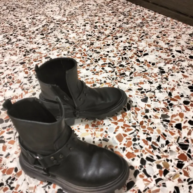 Stivaletti beige e neri per bambina