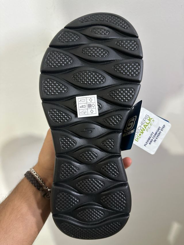 Sandalias Skechers GoWalk Negras