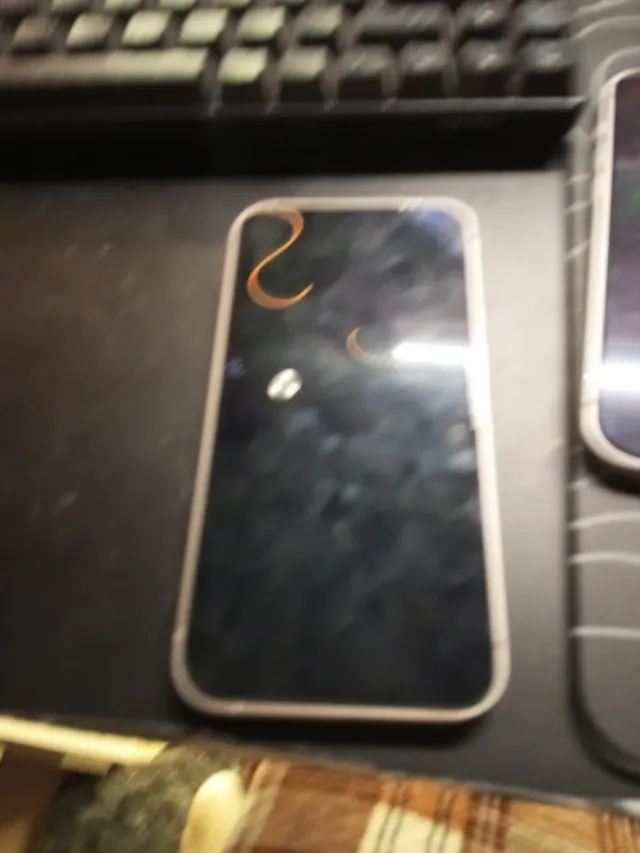 iPhone 12 y 13 + 4 fundas