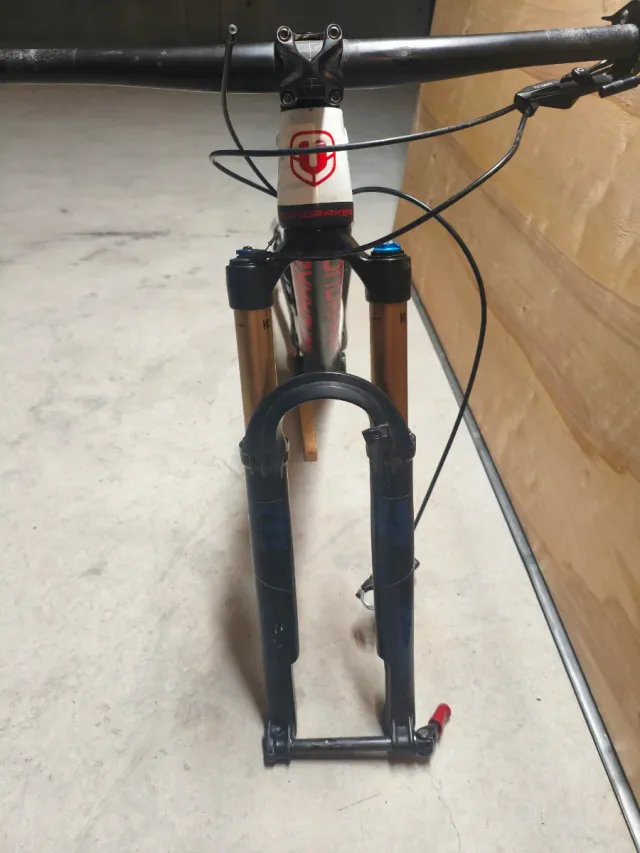 Cuadro Mondraker F Podium+ y Horquilla Fox 34