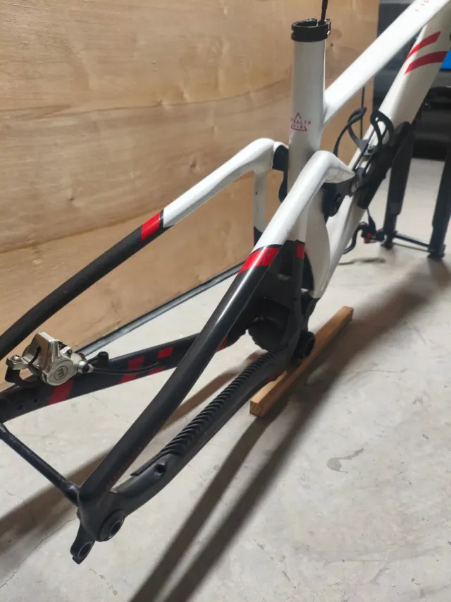 Cuadro Mondraker F Podium+ y Horquilla Fox 34