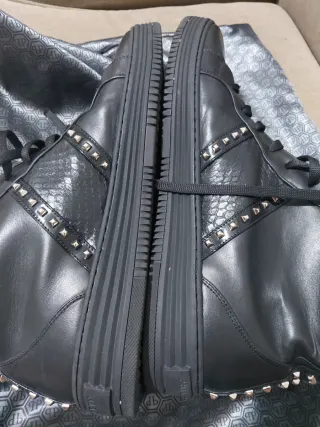 Zapatillas Philipp Plein Negras con detalles pytho