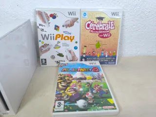 Nintendo Wii Blanca con Juegos y Mandos.