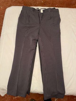 Pantalón fallero o folklore a rayas.