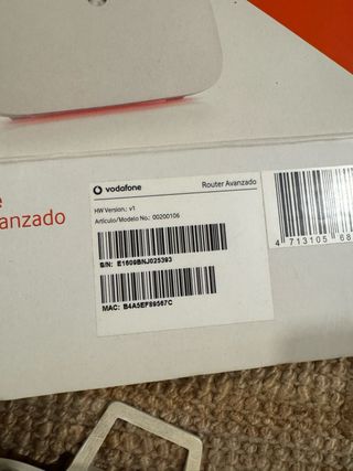 Router Vodafone Avanzado + Cables