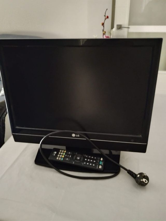 Televisión LG Negra 19, n necesita TDT