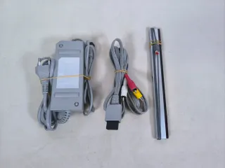 Consola Wii + Accesorios + Mario Kart Wii.