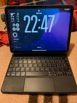 iPad Air M2 128GB Wi-Fi Blu + Magic Keyboard