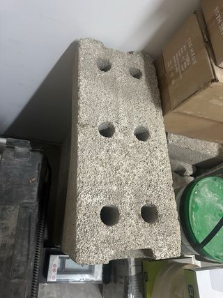 Bloque hormigón pie de valla