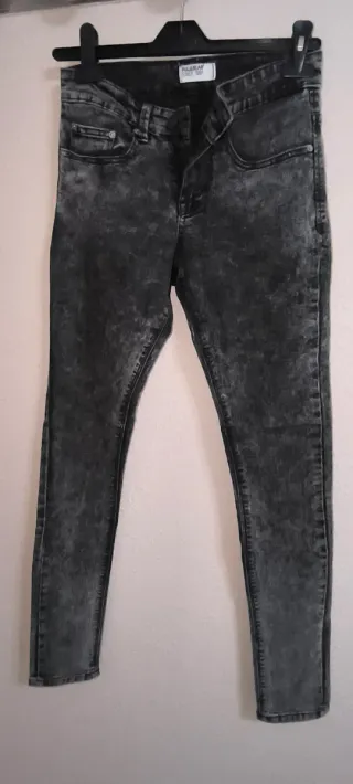 Pantalón vaquero Pull&Bear gris talla M