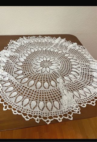 Set di 2 Tovaglie Rotondi all'Uncinetto