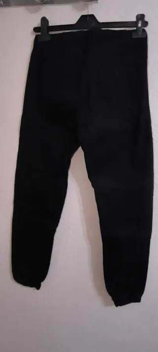 Pantalón cargo Pull&Bear negro hombre