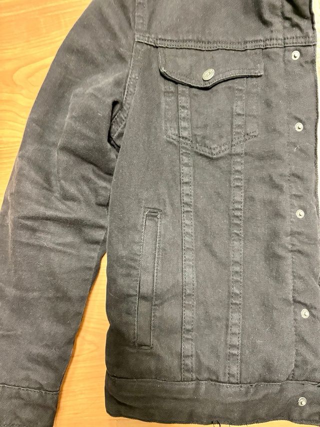 Cazadora vaquera negra forrada hombre