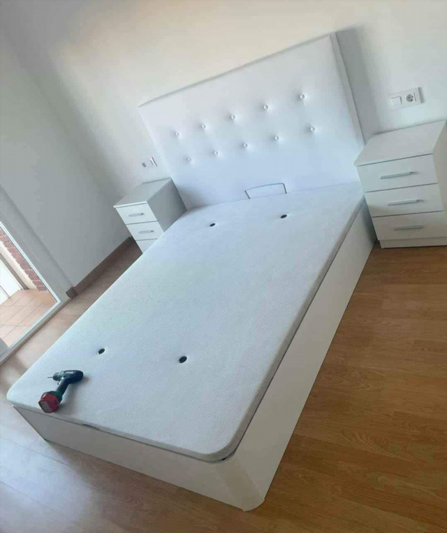 Canapés novos em todas as medidas