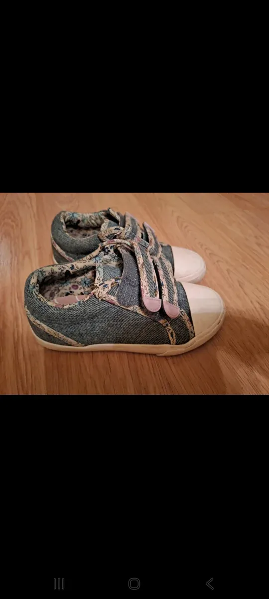 Zapatillas vaqueras niña talla 29 sin estrenar