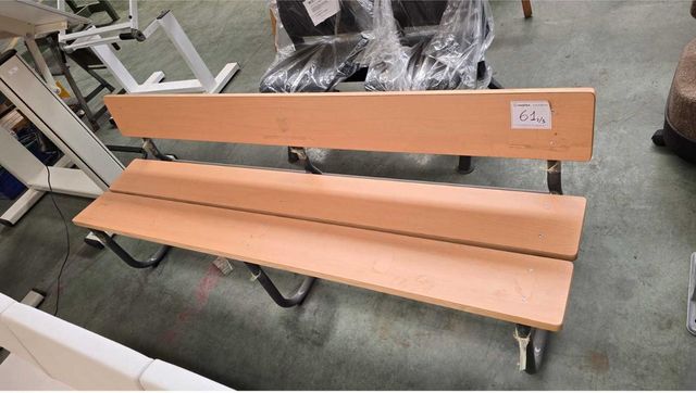 Banco de madera y metal