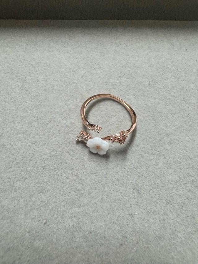 Anel Flor Dourado Ajustável