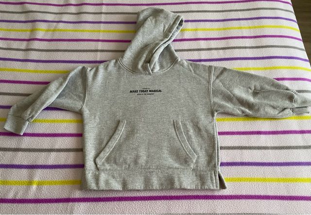 Sudadera gris niña invierno con capucha