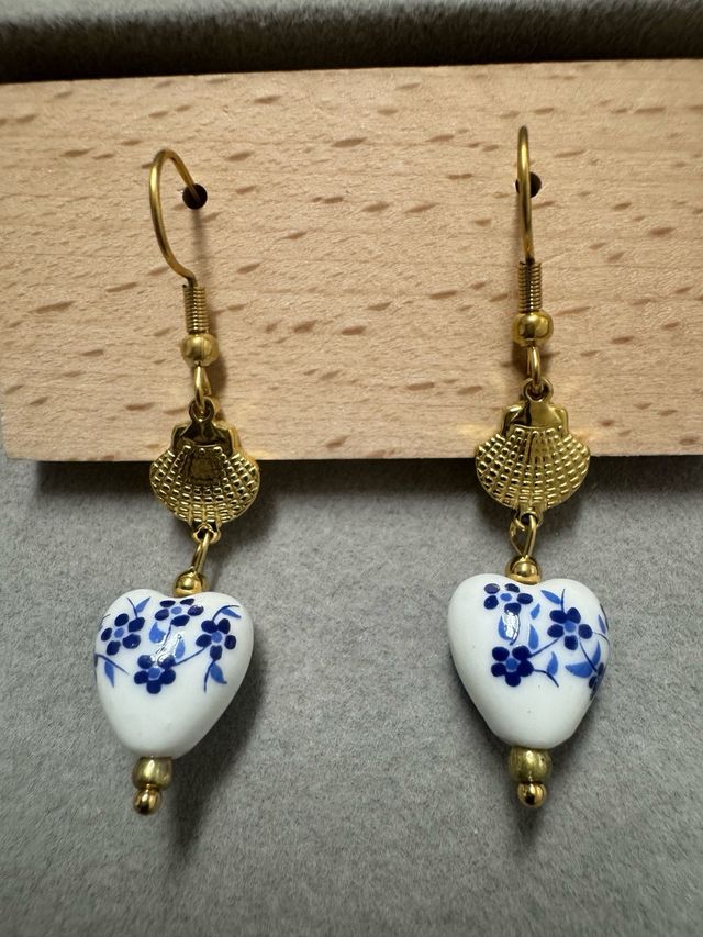 Brincos Coração Azul e Branco