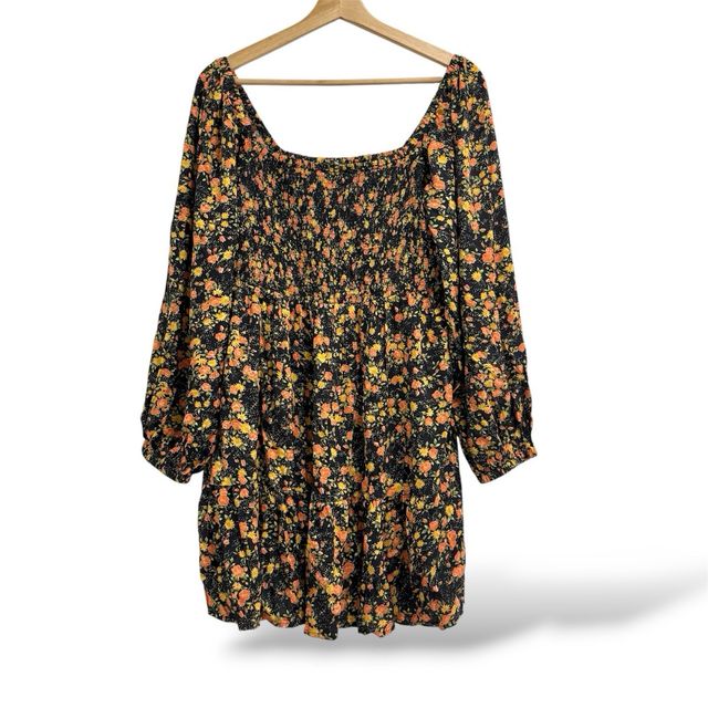 Talla M - Vestido floral negro y coral