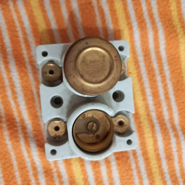 Base portafusible porcelana antiguo 10 Amp
