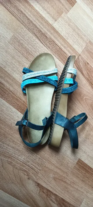 Sandalias Porrenet tiras azules y blanca