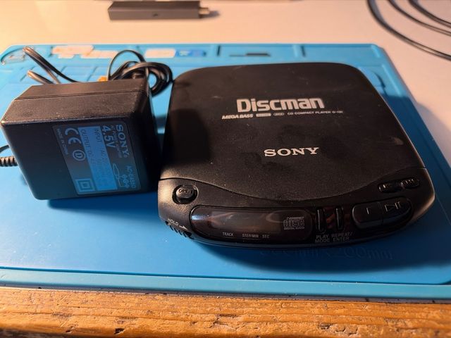 Discman Sony D-131 para reparo